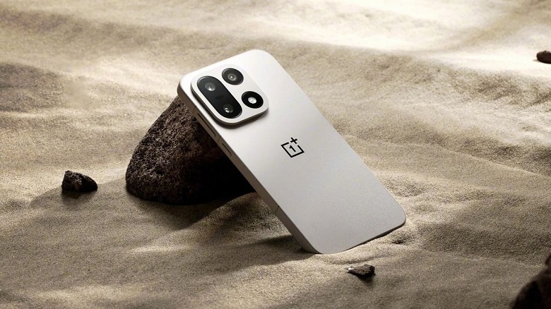 Странные 165 Гц. В OnePlus 15 теперь можно использовать экран на полную в приложениях, но адаптивная частота (от 1 Гц) перестаёт работать - 1 Странные 165 Гц. В OnePlus 15 теперь можно использовать экран на полную в приложениях, но адаптивная частота (от 1 Гц) перестаёт работать