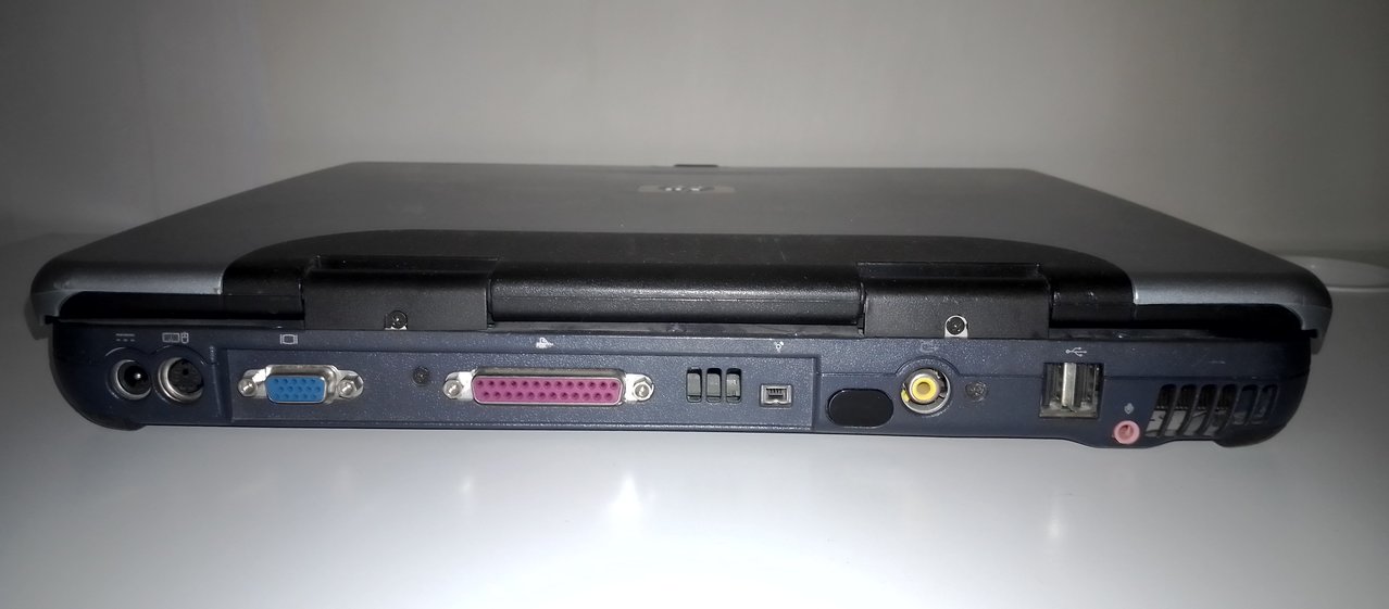 HP OmniBook XE3 GF: вид сзади