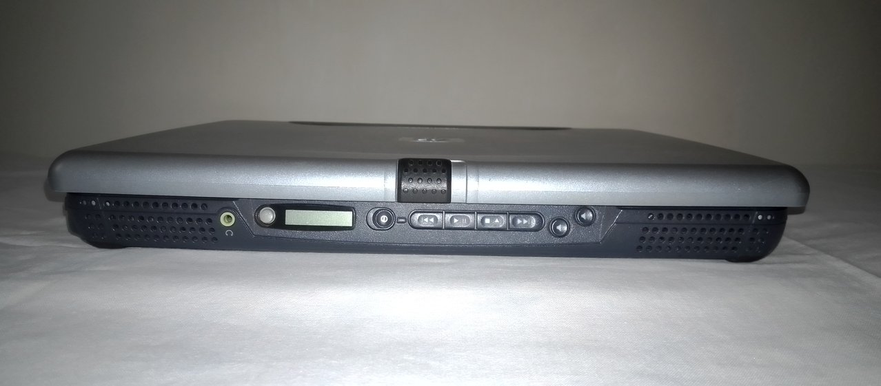 HP OmniBook XE3 GF: вид спереди