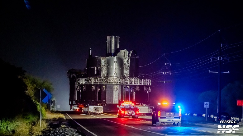 Изувеченный Super Heavy нового поколения после взрыва доставили по частям на утилизацию. Новый Booster 19 уже почти готов