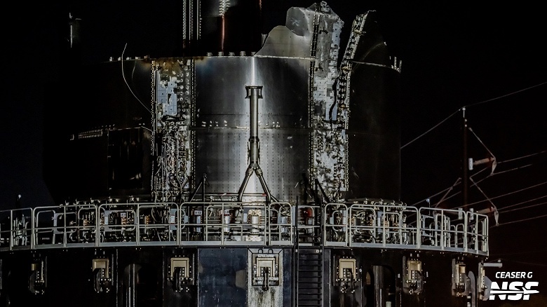 Изувеченный Super Heavy нового поколения после взрыва доставили по частям на утилизацию. Новый Booster 19 уже почти готов