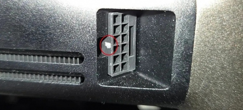 У новенькой GeForce RTX 5080 поломался фиксатор питания, Nvidia отказала в замене