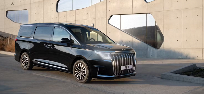 Аналог Toyota Alphard с 2,0-литровым мотором и 8-ступенчатым «автоматом» и официальной гарантией. JAC готовит обновление RF8 в России - 1 Аналог Toyota Alphard с 2,0-литровым мотором и 8-ступенчатым «автоматом» и официальной гарантией. JAC готовит обновление RF8 в России