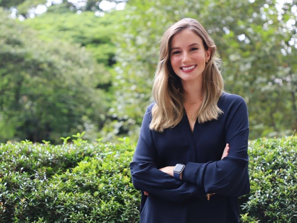 Ну ничё такая! Кстати, помните же: основатель ставочного сервиса Polymarket Шейн Коплан тоже в какой-то момент «короновался» как самый молодой миллиардер