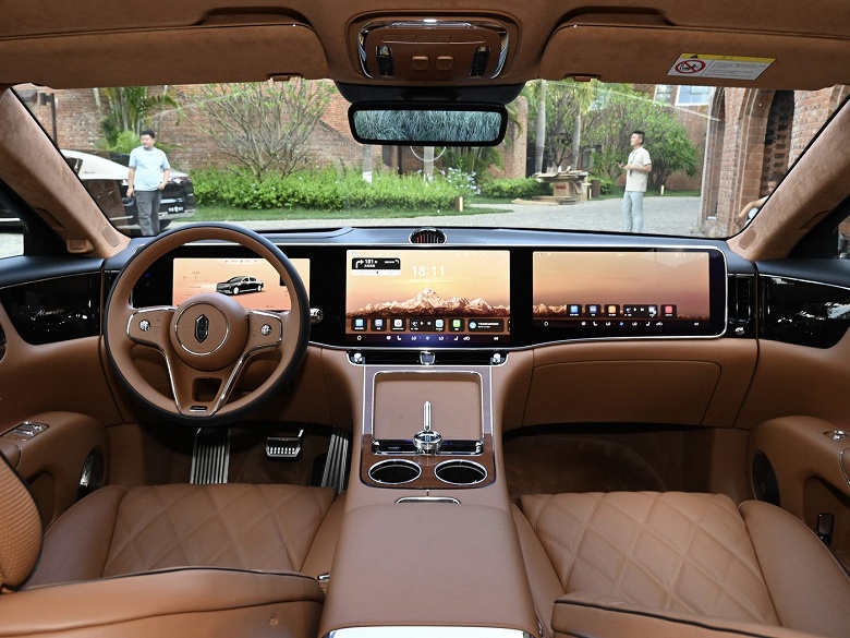 На 5-7 млн рублей дешевле Mercedes-Maybach S-класса и на 350 л.с. мощнее. Представительские седаны Maextro S800 от Huawei и JAC уже доступны на Auto.ru - 3 На 5-7 млн рублей дешевле Mercedes-Maybach S-класса и на 350 л.с. мощнее. Представительские седаны Maextro S800 от Huawei и JAC уже доступны на Auto.ru