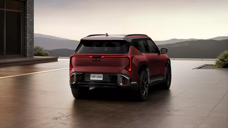 Это уже почти Sportage. Представлен новый Kia Seltos &mdash; он стал больше, получил полный привод и гибридную силовую установку