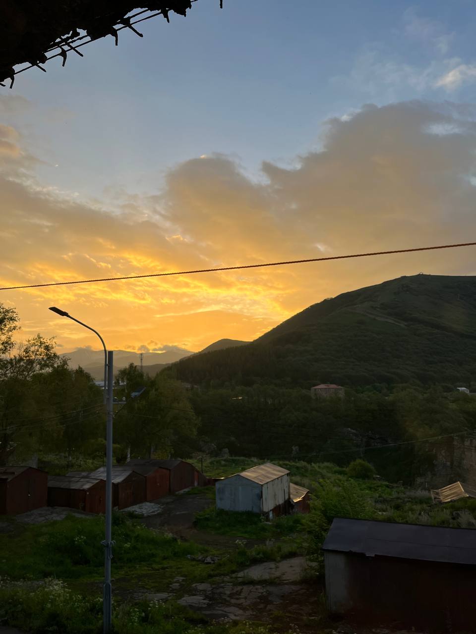 В квартире в Джермуке вот с таким видом - интернет был ужасный...