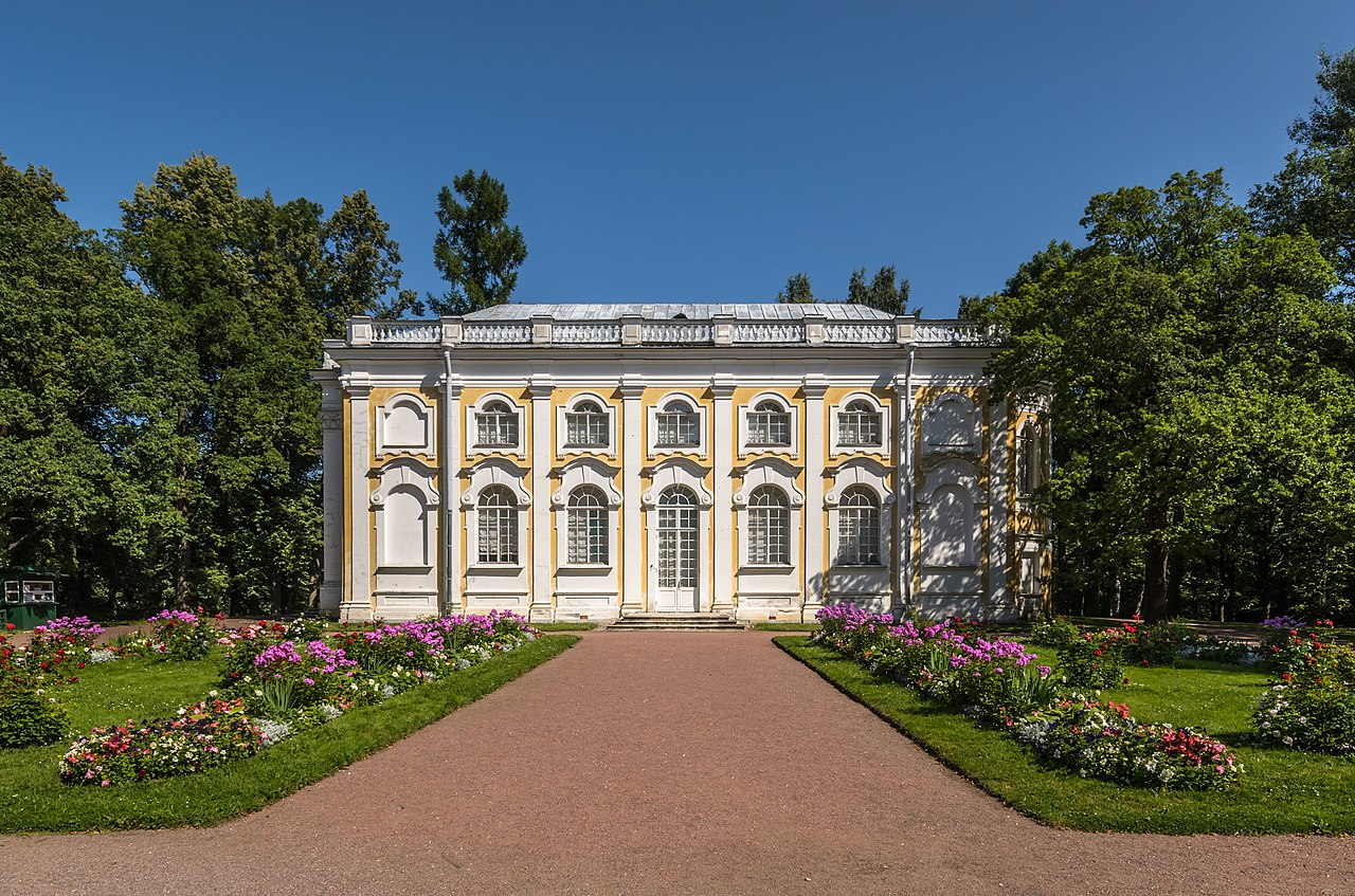 Маскарадный зал в Ораниенбауме, где Леппих проводил свои эксперименты