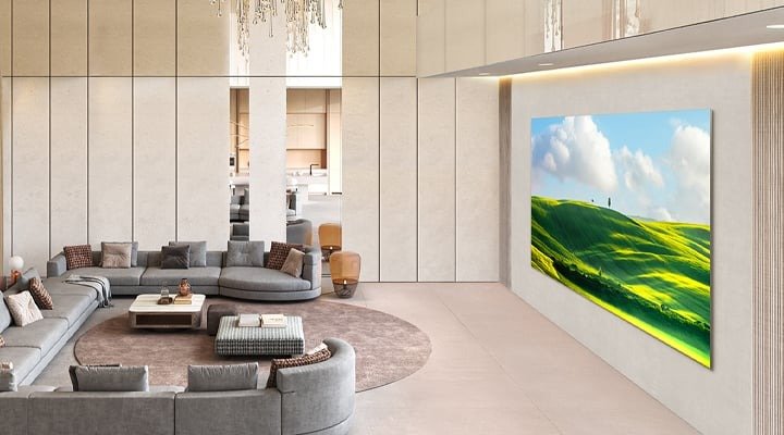 Телевизор массой 175 кг, который состоит из четырех 68-дюймовых панелей и потребляет до 1800 Вт. LG представила 136-дюймовый Magnit Active Micro LED в США