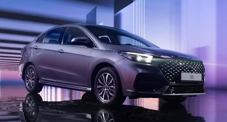 Седан, который не прижился в России: Omoda S5 пропал со складов и исчез из петербургских автосалонов - 1 Седан, который не прижился в России: Omoda S5 пропал со складов и исчез из петербургских автосалонов