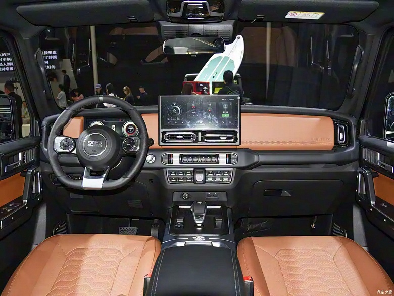 &laquo;Китайский УАЗ&raquo; получил дизельный мотор раньше &laquo;Патриота&raquo;: 1000 км на полном баке, 170 л.с., 8-ступенчатый &laquo;автомат&raquo; &mdash; всего 199 тыс. юаней (2,2 млн рублей)