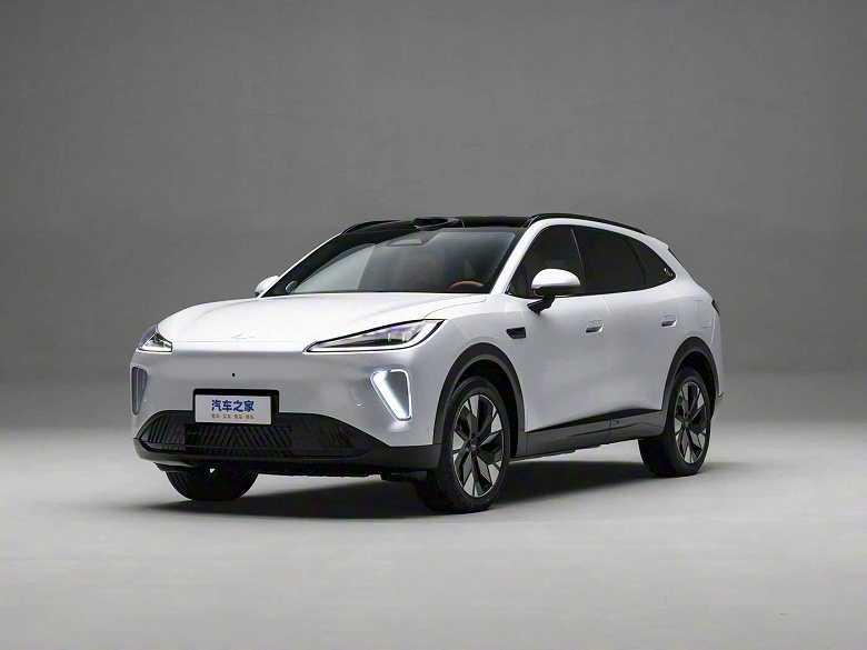 Представлен совершенно новый флагманский кроссовер Chery Fulwin T9L: 353 л.с., полный привод, автопилот, двуспальная кровать и холодильник