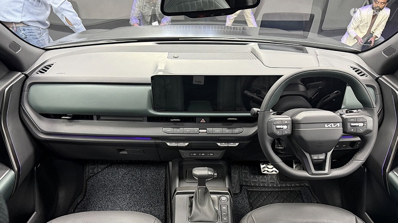 Совершенно новый Kia Seltos показали на живых фото: матовый черный цвет, три 1,5-литровых мотора и 6-ступенчатый «автомат» - 7 Совершенно новый Kia Seltos показали на живых фото: матовый черный цвет, три 1,5-литровых мотора и 6-ступенчатый «автомат»