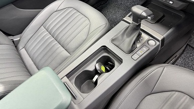 Совершенно новый Kia Seltos показали на живых фото: матовый черный цвет, три 1,5-литровых мотора и 6-ступенчатый «автомат» - 8 Совершенно новый Kia Seltos показали на живых фото: матовый черный цвет, три 1,5-литровых мотора и 6-ступенчатый «автомат»