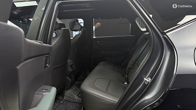 Совершенно новый Kia Seltos показали на живых фото: матовый черный цвет, три 1,5-литровых мотора и 6-ступенчатый «автомат» - 9 Совершенно новый Kia Seltos показали на живых фото: матовый черный цвет, три 1,5-литровых мотора и 6-ступенчатый «автомат»