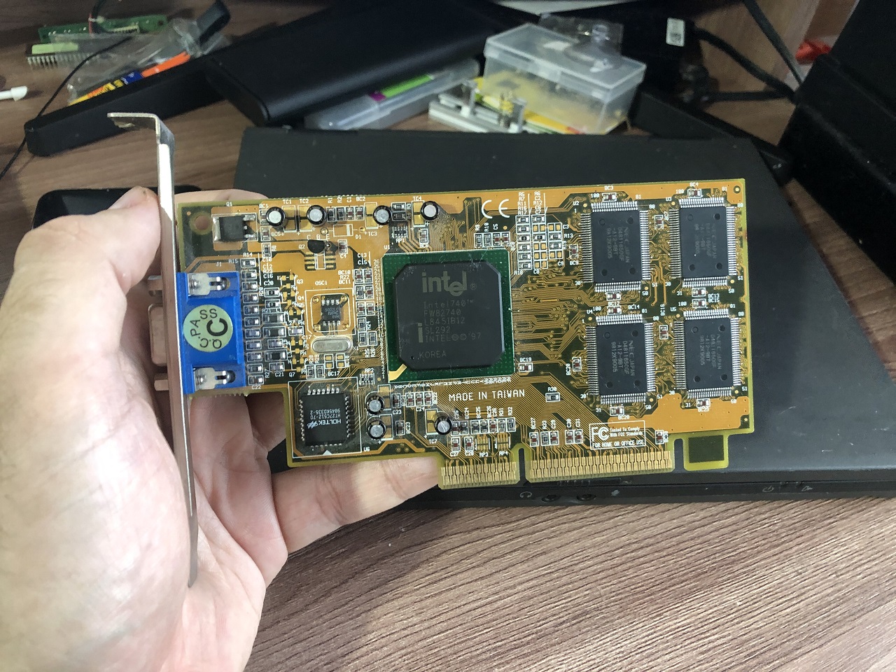 Intel i740 — дедушка Arc :)