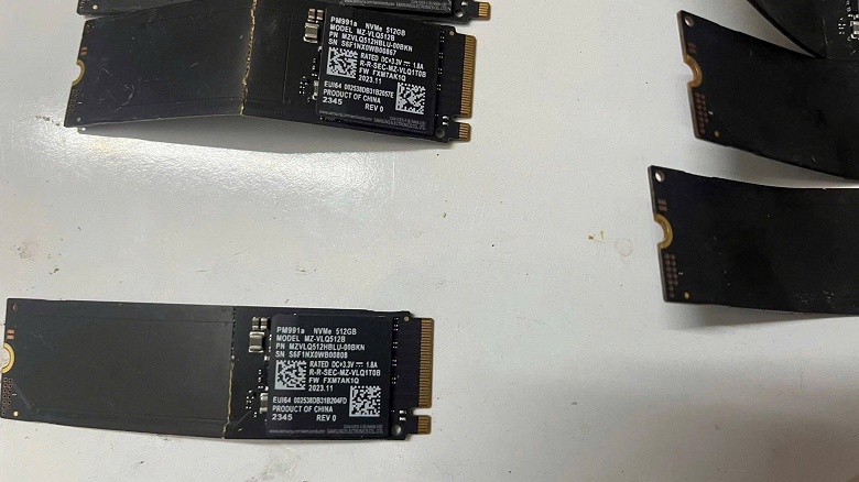 10-летний ребёнок погнул 50 SSD Samsung на сумму почти 4000 долларов