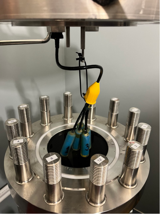 Аккумуляторы перед помещением в гидробак