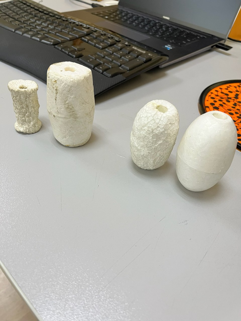 Пенопластовые балберки: нырявшие на 1500 м и не нырявшие для сравнения