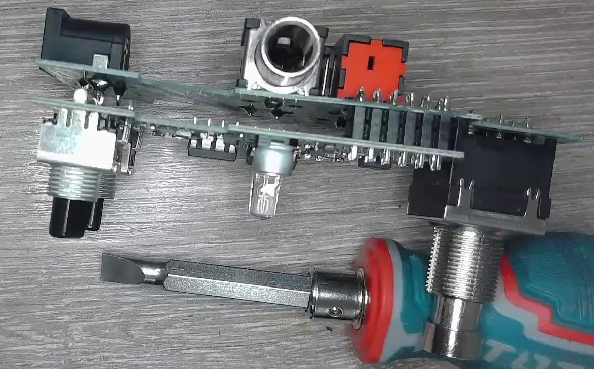 Два китайских хоруса, одинаковых с лица: сравнение и ремонт - 5 Два китайских хоруса, одинаковых с лица: сравнение и ремонт - 5