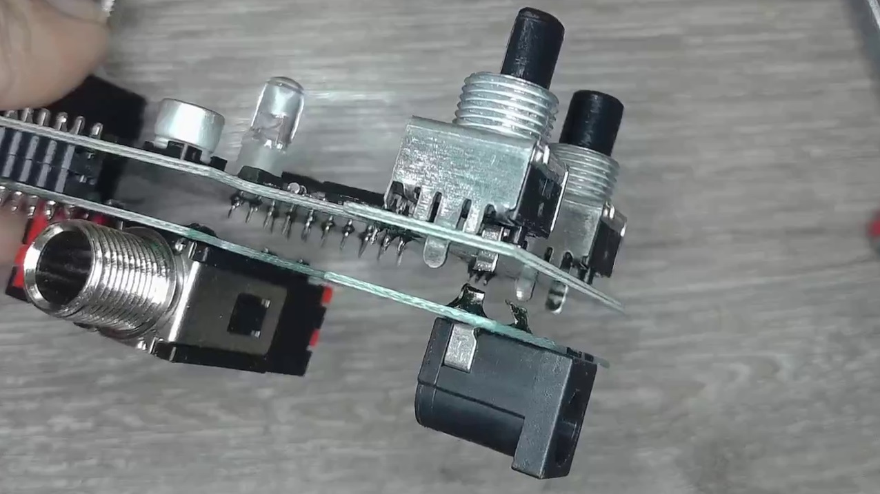 Два китайских хоруса, одинаковых с лица: сравнение и ремонт - 6 Два китайских хоруса, одинаковых с лица: сравнение и ремонт - 6