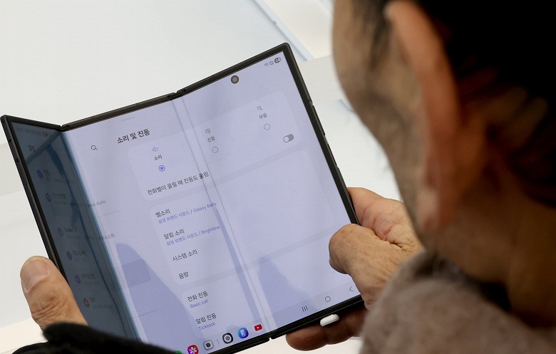 Искусственный ажиотаж? Смартфоны Samsung Galaxy Z TriFold раскупают за минуты из-за крошечных поставок