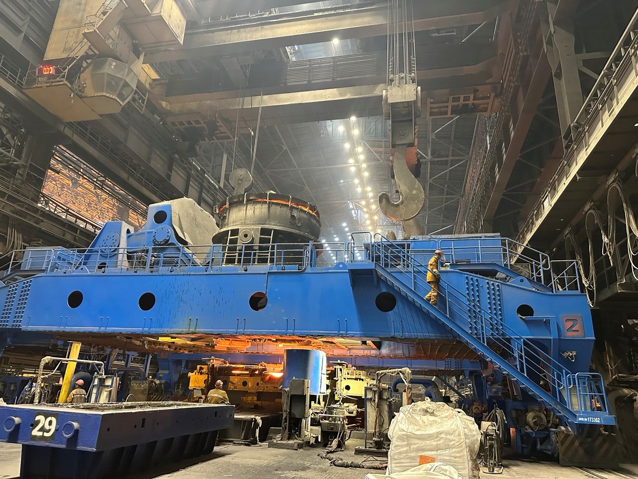 Среди кокса, шлака, валков и лебедей: день на металлургическом комбинате - 25