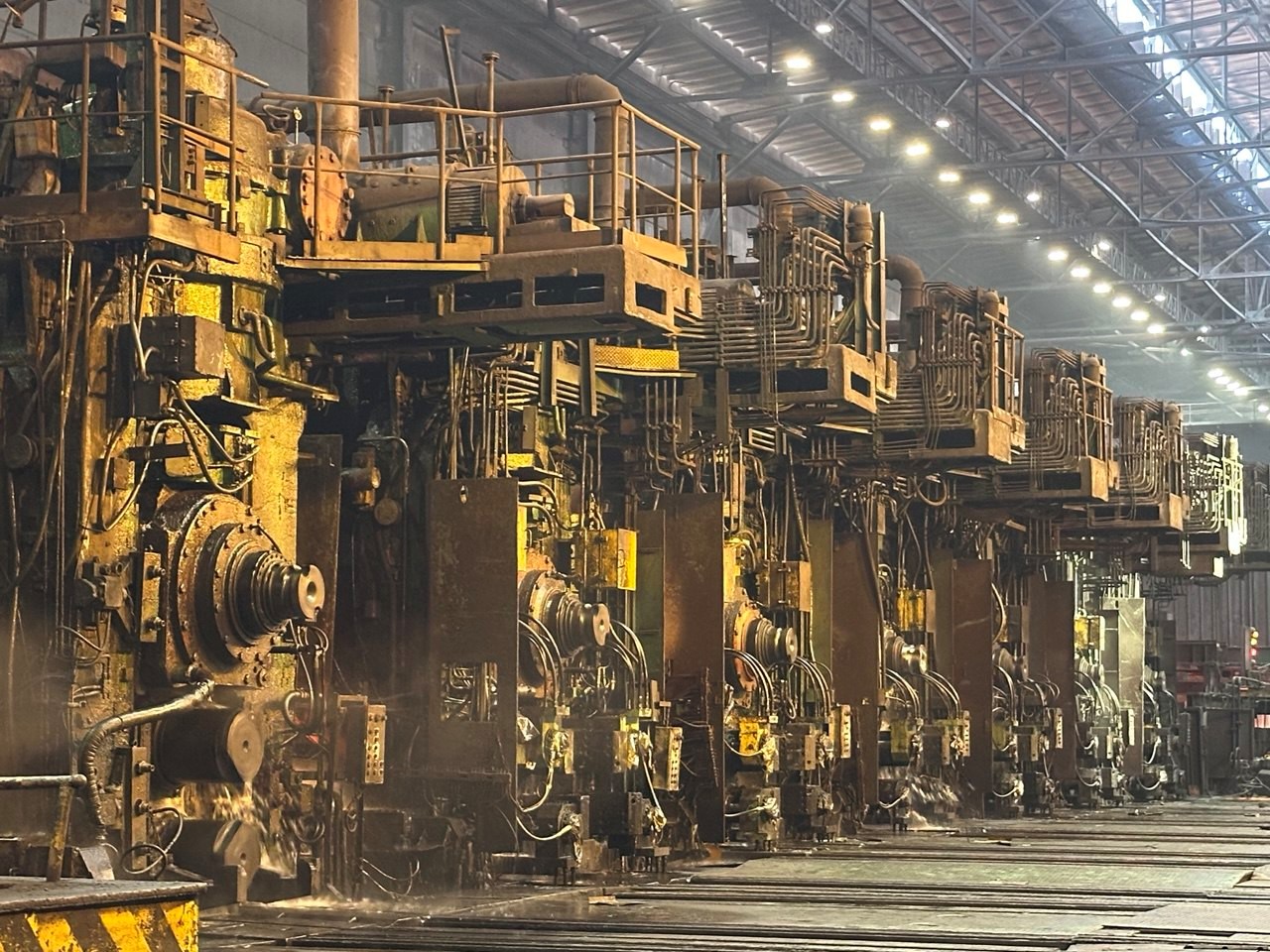 Среди кокса, шлака, валков и лебедей: день на металлургическом комбинате - 35