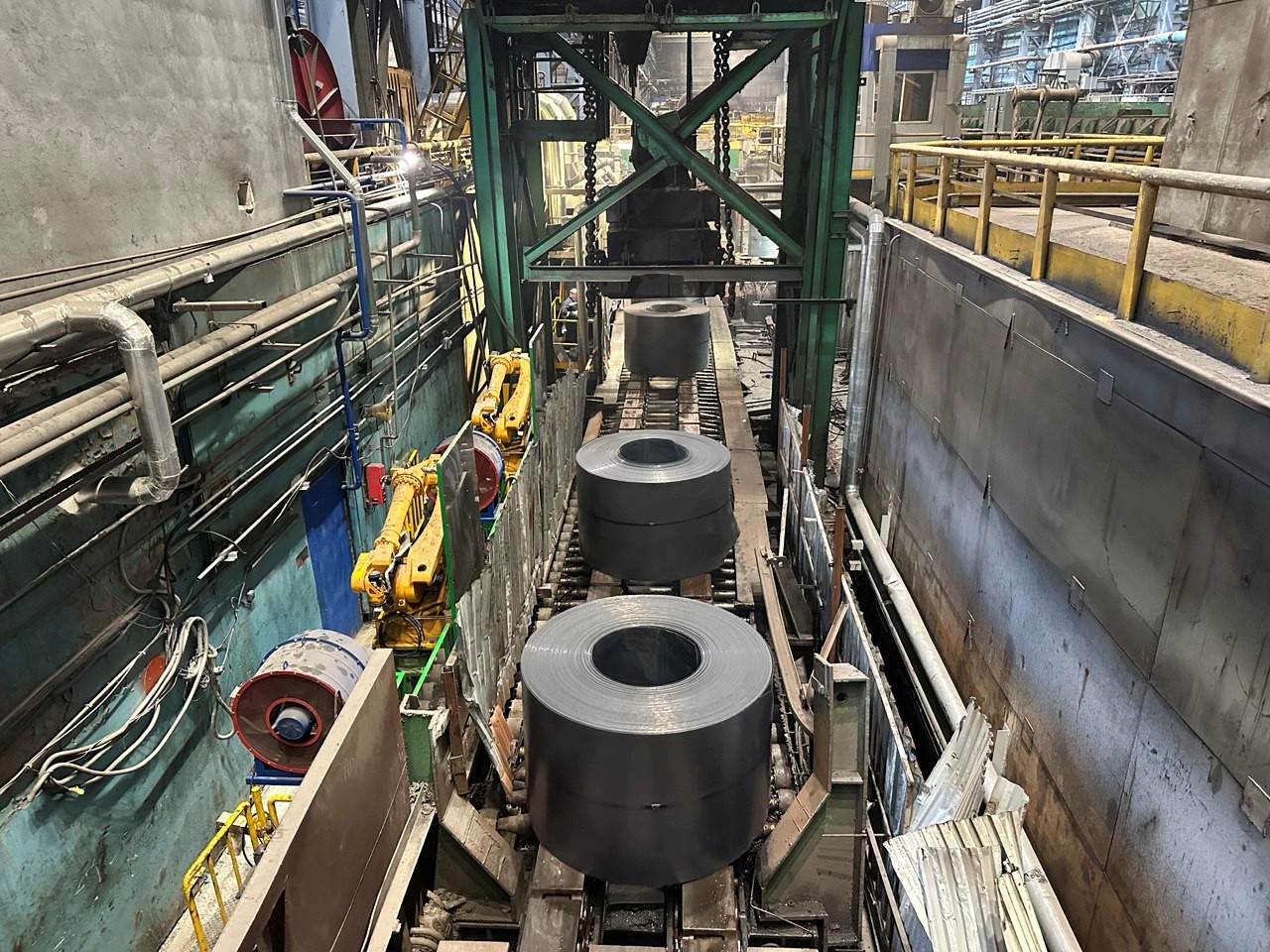 Среди кокса, шлака, валков и лебедей: день на металлургическом комбинате - 38