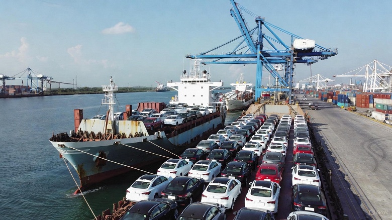 С 1 января 2026 года подержанные машины без пробега нельзя будет сразу вывозить из Китая