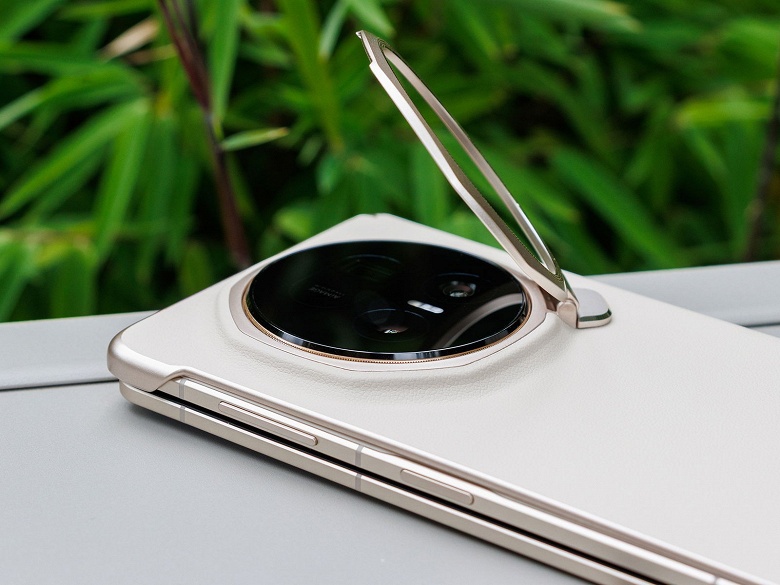 Уникальное сочетание однокристальной системы Snapdragon 8 Elite Gen 5 и огромного аккумулятора емкостью 7200 мАч в таком форм-факторе. Рассекречены характеристики Oppo Find N6 - 1 Уникальное сочетание однокристальной системы Snapdragon 8 Elite Gen 5 и огромного аккумулятора емкостью 7200 мАч в таком форм-факторе. Рассекречены характеристики Oppo Find N6