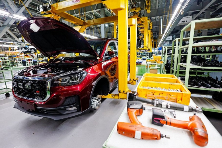 В России начнут собирать новые автомобили с оцинковкой и адаптацией к нашим условиям: уже в 2026 году на конвейер встанут кроссоверы G03F и обновлённый G01 Pro от SWM - 1 В России начнут собирать новые автомобили с оцинковкой и адаптацией к нашим условиям: уже в 2026 году на конвейер встанут кроссоверы G03F и обновлённый G01 Pro от SWM