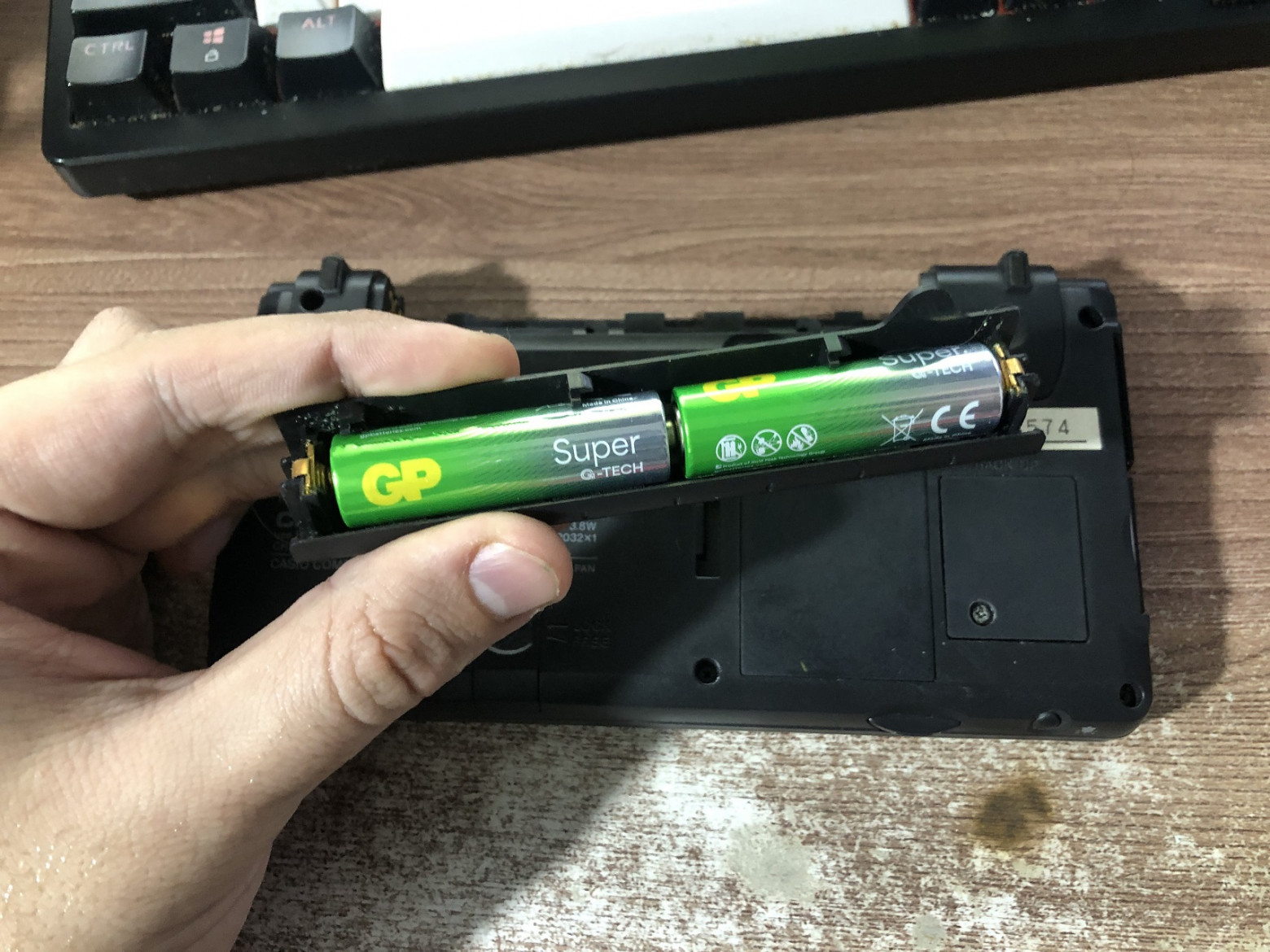 Casio A-11 — крошечный ноутбук, который работал от двух батареек… - 11