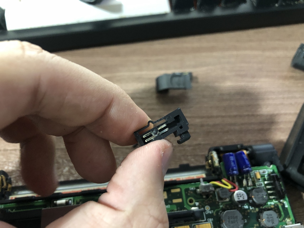 Проще сразу перемычку поставить вместо ненадежного переключателя.