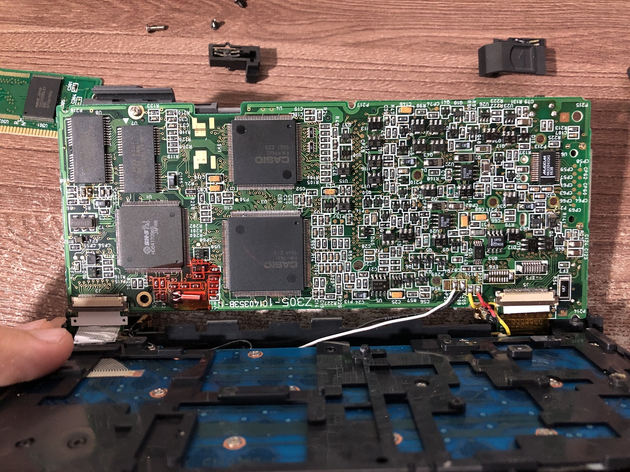 Casio A-11 — крошечный ноутбук, который работал от двух батареек… - 14