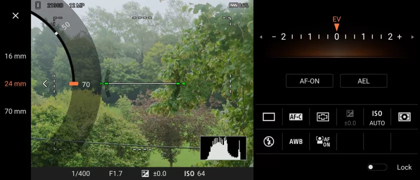 Родное приложение камеры в Xperia сразу говорит, что целевая аудитория смартфона — профессиональные фотографы и видеографы