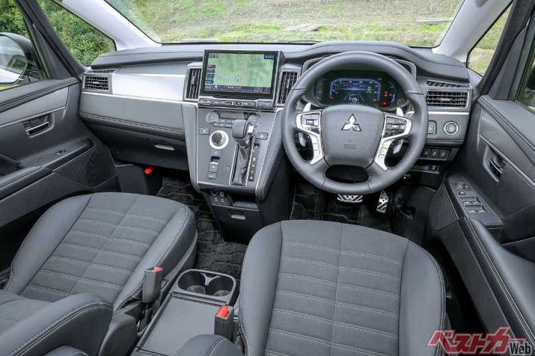 В Японии представили обновленный минивэн Mitsubishi Delica: 19-летняя модель получила улучшенный полный привод S-AWC как у Lancer Evolution