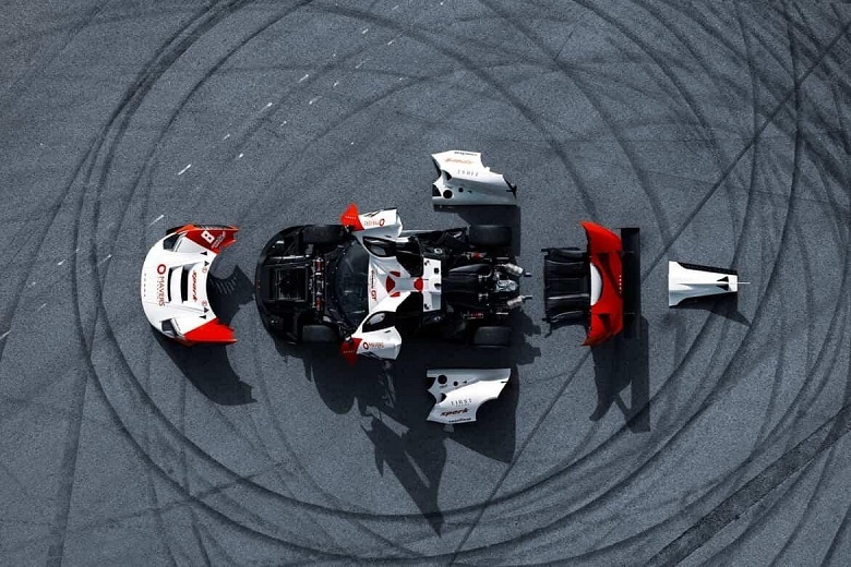 800 л.с. и 380 км/ч. Российский суперкар Rossa показали на живых фото