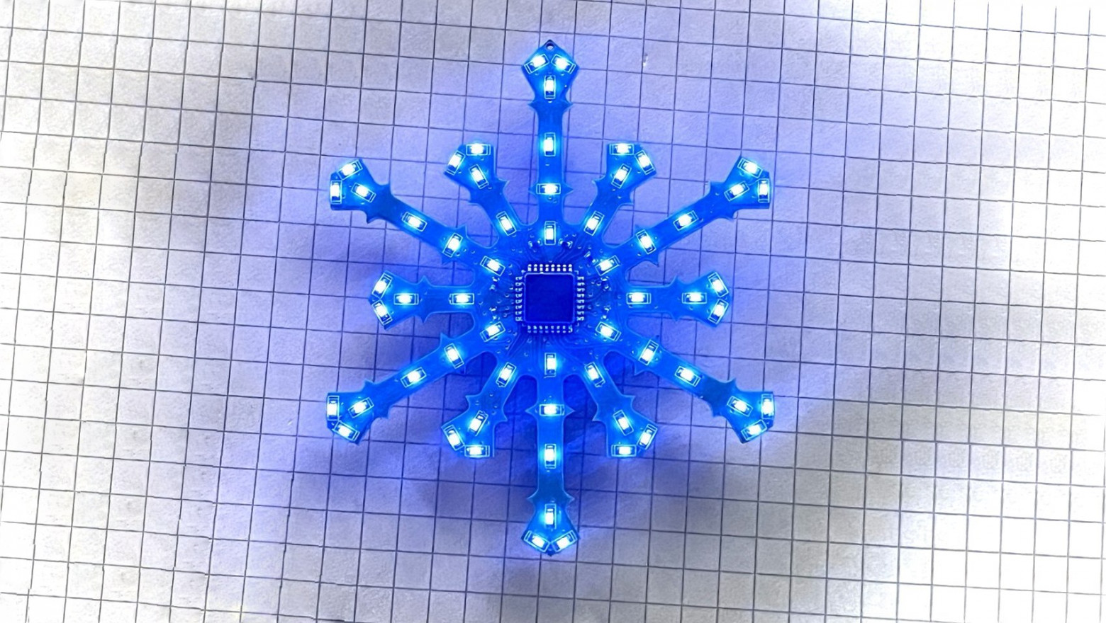 Игрушка на елку к Новому году - 1