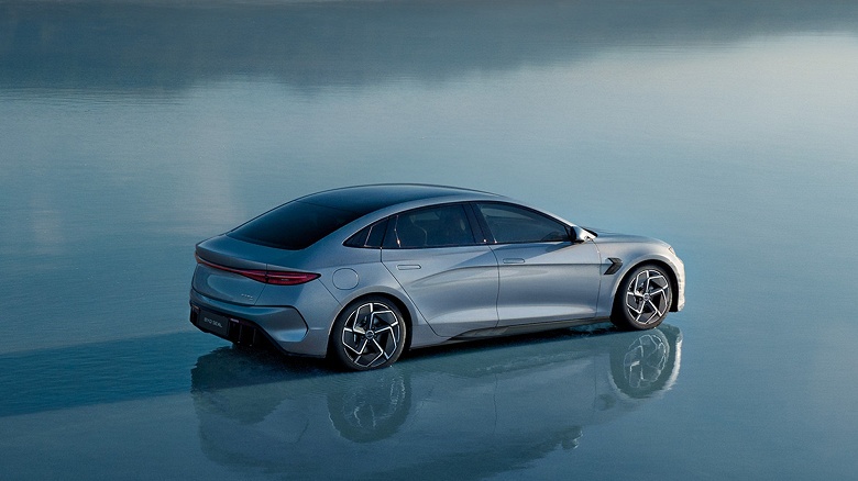 BYD стал королём экспорта китайских автомобилей: поставки взлетели более чем на 300% за год, компания выпустила 15 млн электромобилей - 1 BYD стал королём экспорта китайских автомобилей: поставки взлетели более чем на 300% за год, компания выпустила 15 млн электромобилей