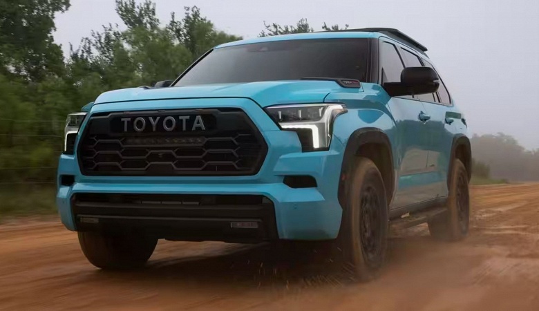 Альтернатива Land Cruiser 300 от самой Toyota подорожала в России: заказы на новые Toyota Sequoia принимаются от 11 млн рублей (на 1 млн рублей больше, чем в октябре)