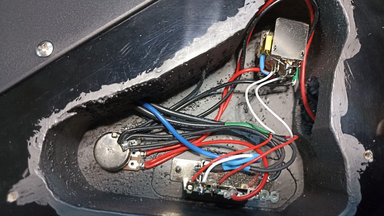 Электрогитара с семью «вкусными» звучаниями, доступными моментально - 12 Электрогитара с семью «вкусными» звучаниями, доступными моментально - 12