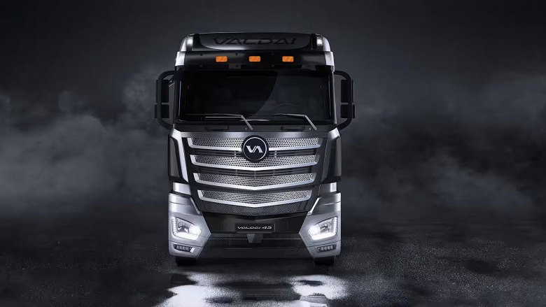 Конкурент флагманского КамАЗа К5 российской сборки: представлена спецверсия тягача &laquo;Валдай 45&raquo; для опасных грузов