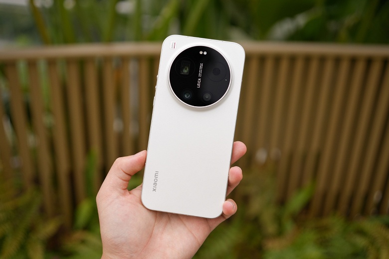 Непрерывный зум без компромиссов: как выглядит Xiaomi 17 Ultra вживую, и как он снимает на самом деле, рассказал и показал Digital Chat Station