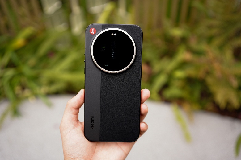 Чёрный Xiaomi 17 Ultra Leica Edition показали вживую со всех сторон после презентации