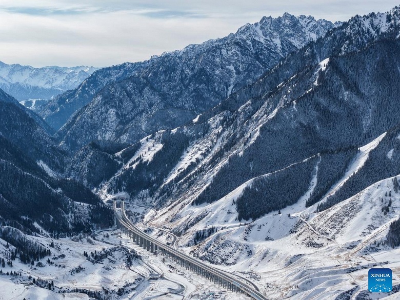Самый длинный в мире скоростной тоннель открылся в Китае - 2 Самый длинный в мире скоростной тоннель открылся в Китае