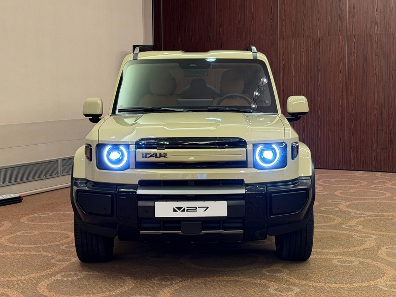 В России представили гибридный внедорожник iCaur с чертами Land Rover и Land Cruiser. Машину специально дорабатывают для российского рынка, продажи &mdash; в 2026 году