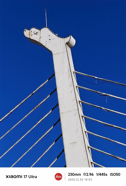 Xiaomi 17 Ultra против Samsung Galaxy S25 Ultra, iPhone 17 Pro Max и OnePlus 15. Опубликованы фото, сделанные этими смартфонами с зумом 10х и 20х