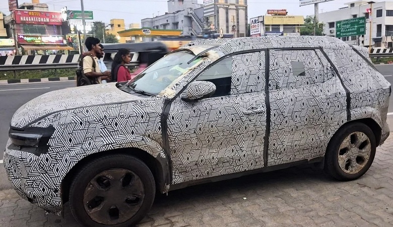 Опубликованы живые фото нового Renault Duster: гибрид, панорамная крыша и цена от 11 тыс. долларов (870 тыс. рублей) - 2 Опубликованы живые фото нового Renault Duster: гибрид, панорамная крыша и цена от 11 тыс. долларов (870 тыс. рублей)