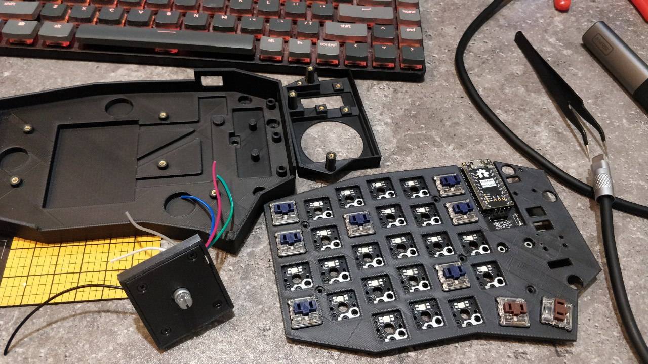 Левая часть с энкодером